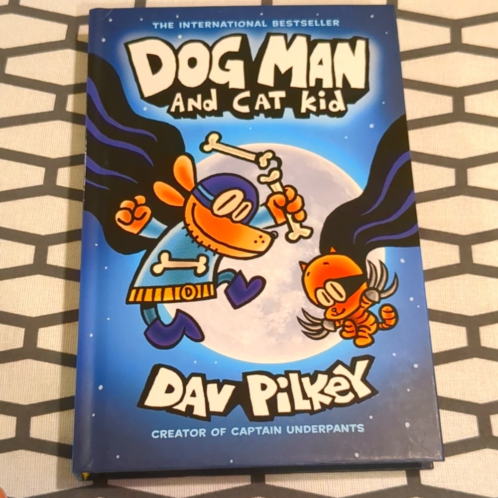 Dogman and Cat kid book NWT